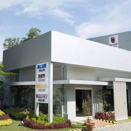 The Lucky 9 Budget Hotel Tagum Esterno foto