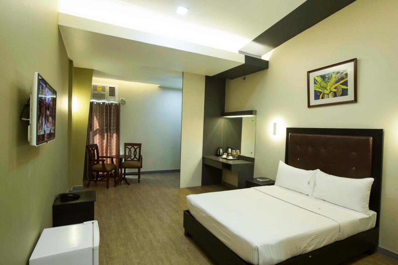 The Lucky 9 Budget Hotel Tagum Esterno foto