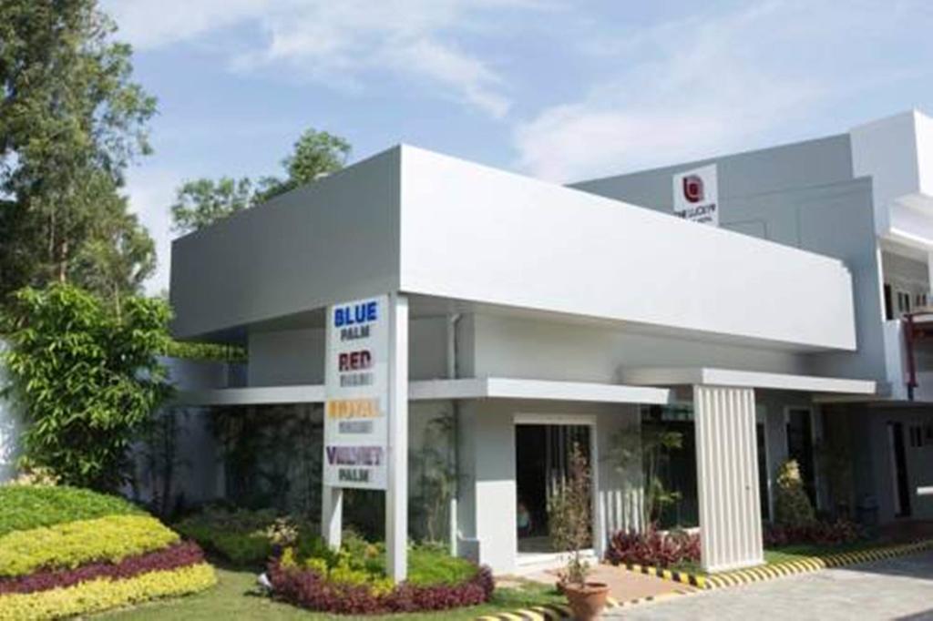 The Lucky 9 Budget Hotel Tagum Esterno foto
