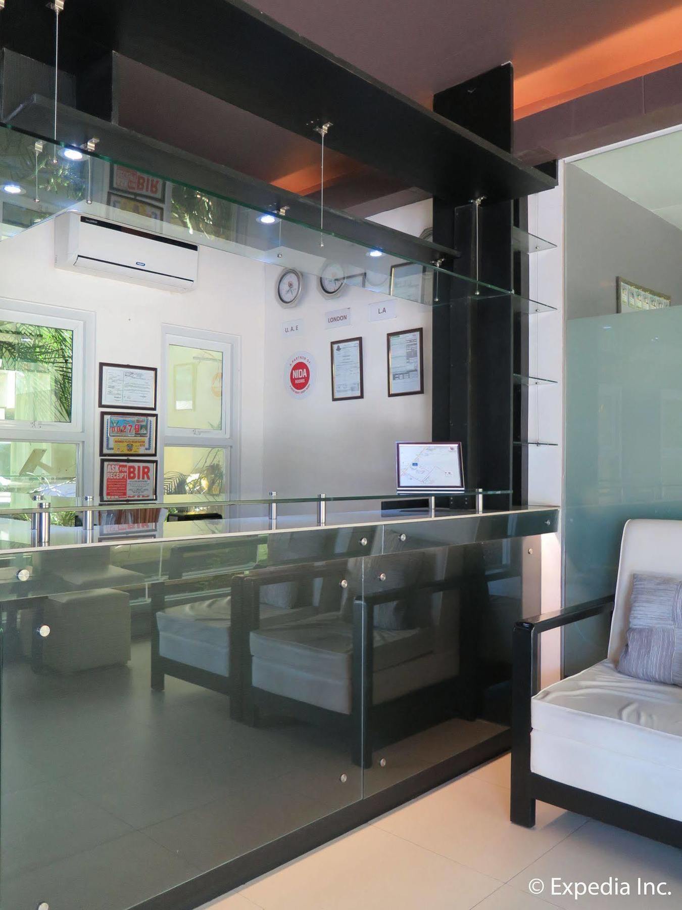 The Lucky 9 Budget Hotel Tagum Esterno foto