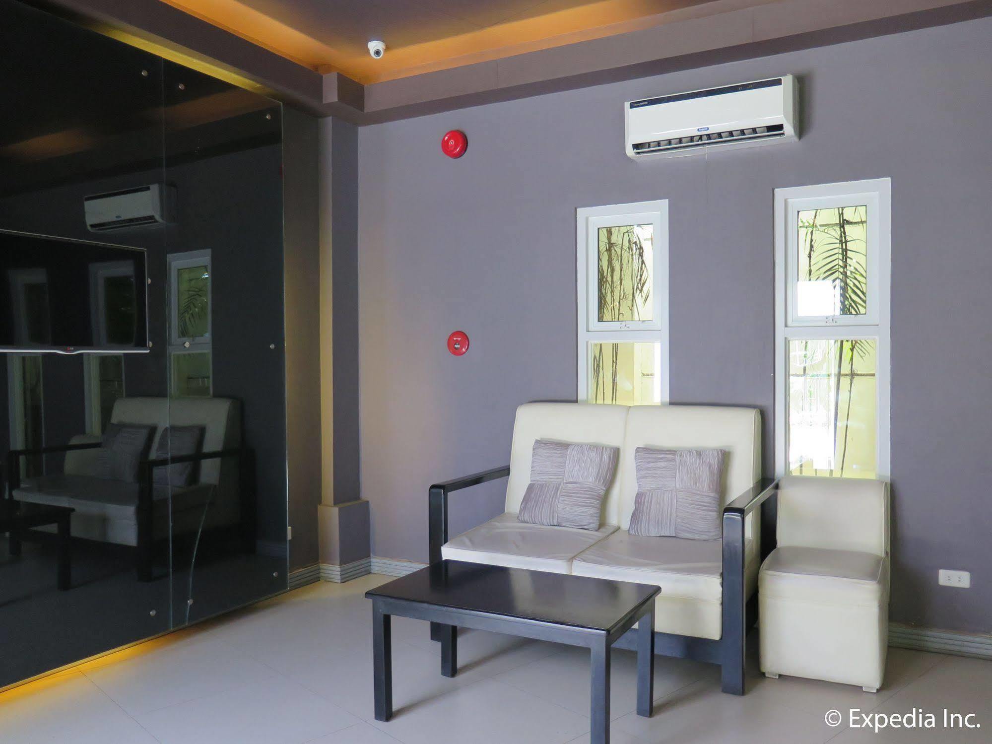 The Lucky 9 Budget Hotel Tagum Esterno foto