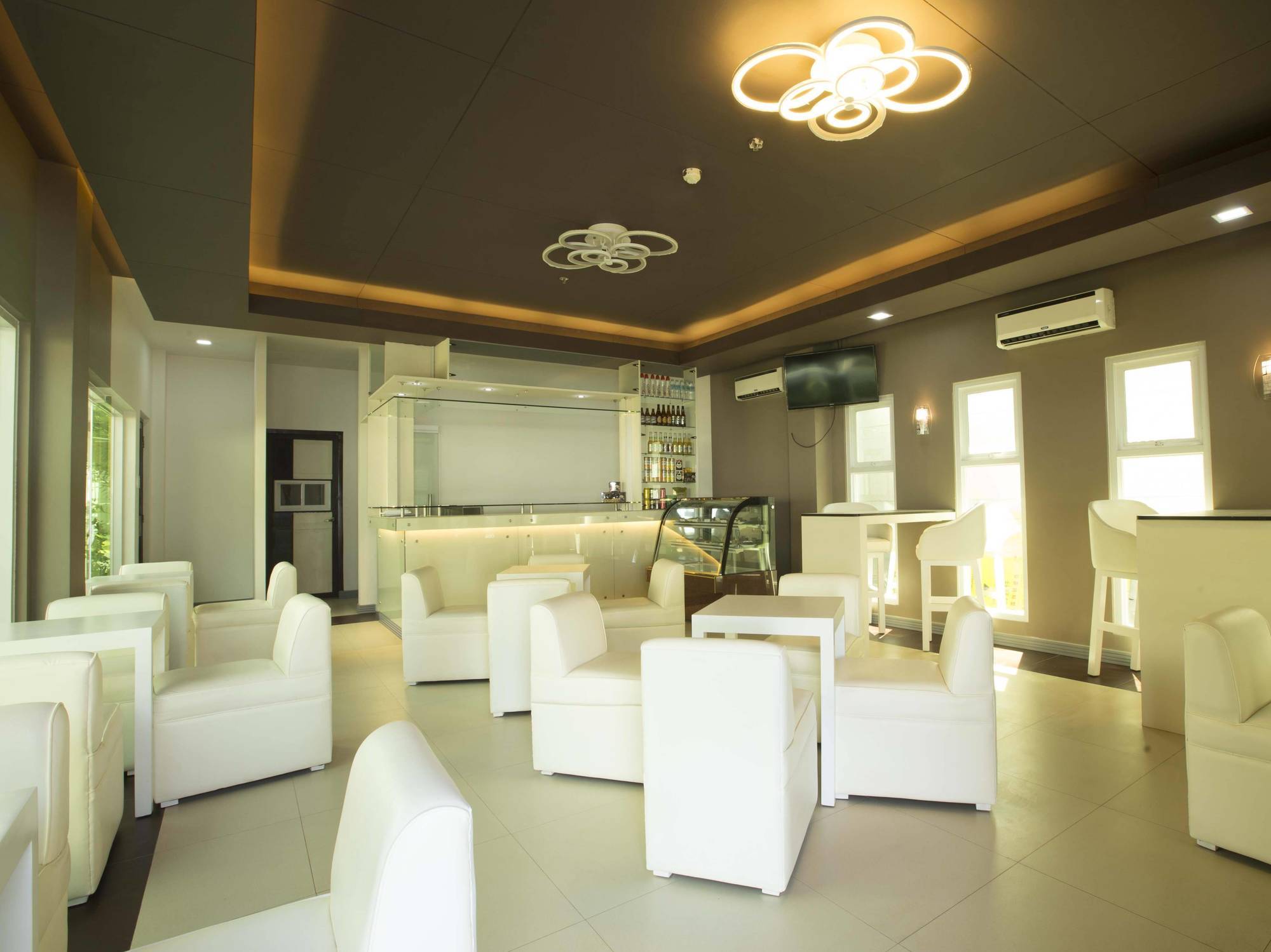 The Lucky 9 Budget Hotel Tagum Esterno foto