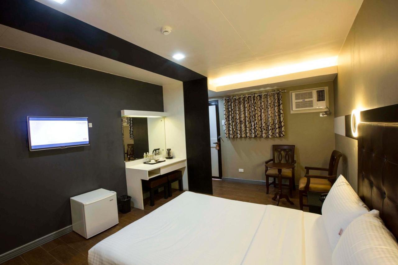 The Lucky 9 Budget Hotel Tagum Esterno foto