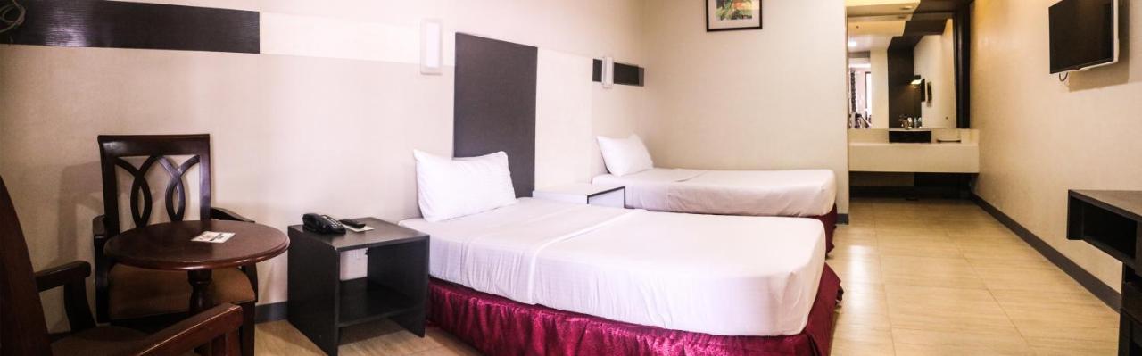 The Lucky 9 Budget Hotel Tagum Esterno foto